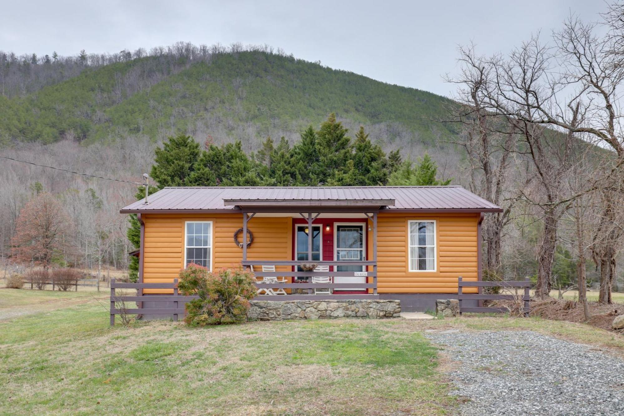 Riverfront Hot Springs Cabin With Private Hot Tub! 외부 사진