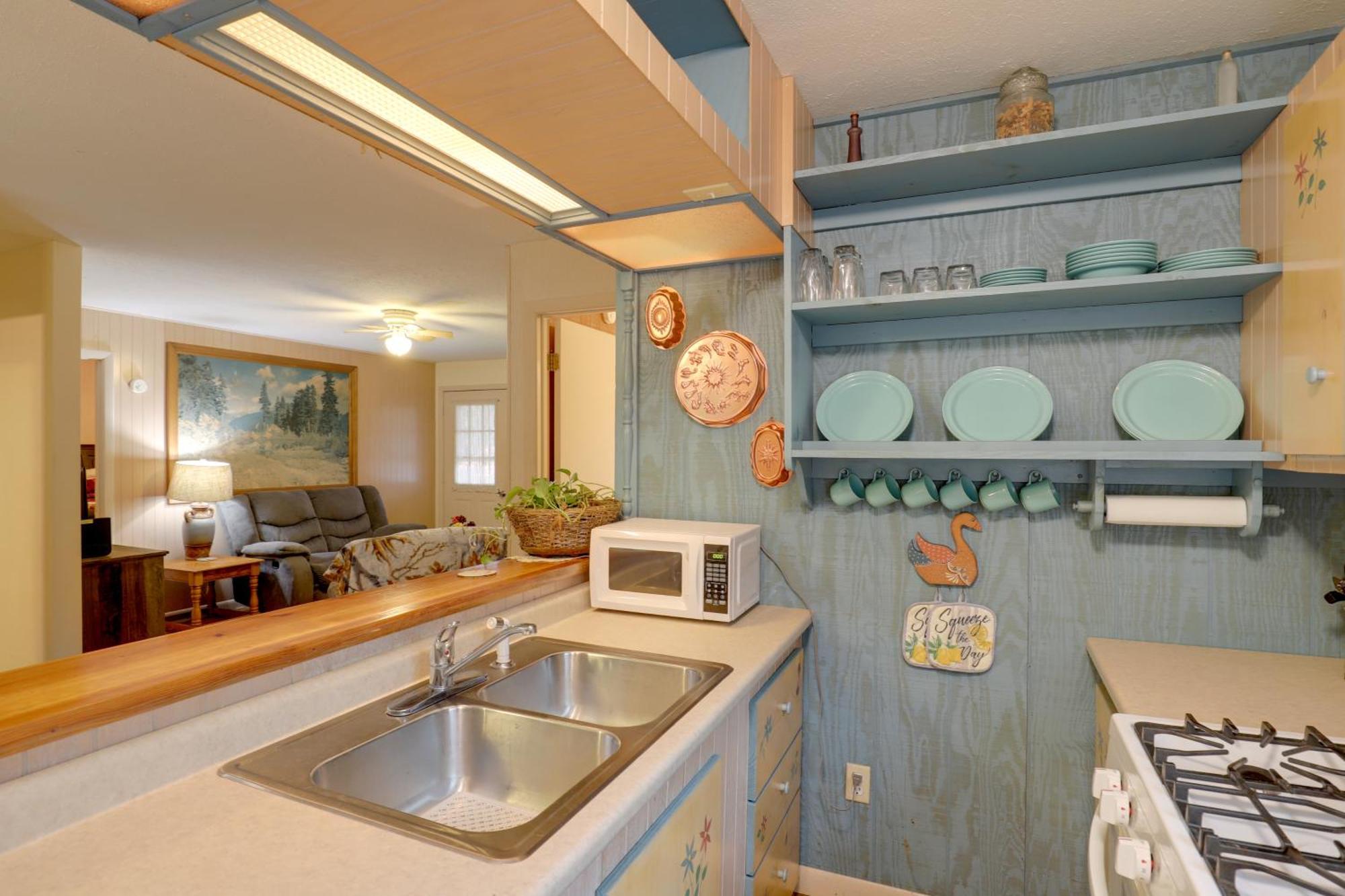 Riverfront Hot Springs Cabin With Private Hot Tub! 외부 사진